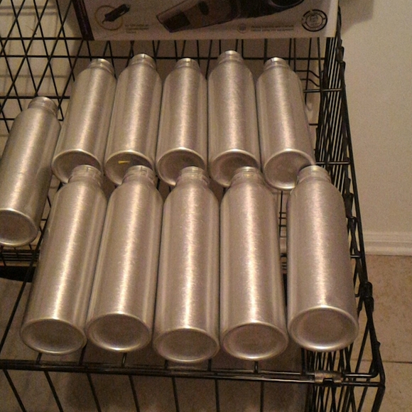 *Lot of containers - Picture 3 of 5